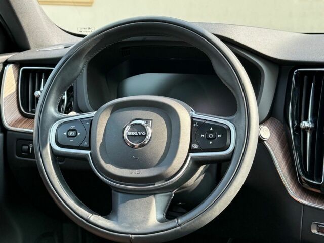 Білий Вольво ХС60, об'ємом двигуна 2 л та пробігом 63 тис. км за 25999 $, фото 9 на Automoto.ua