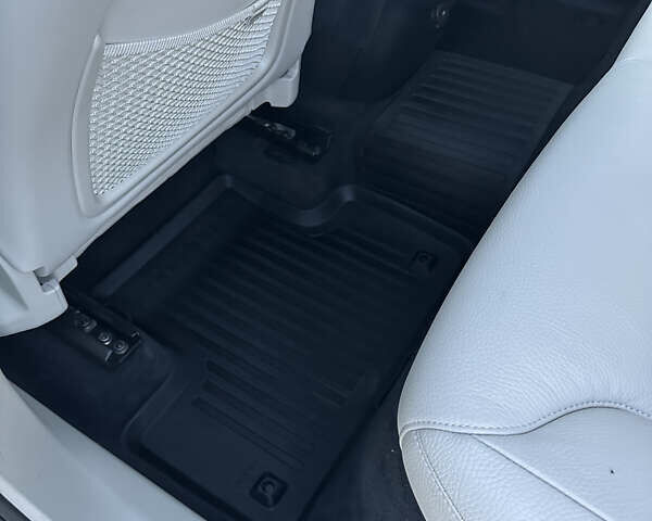 Білий Вольво ХС60, об'ємом двигуна 1.97 л та пробігом 31 тис. км за 35600 $, фото 38 на Automoto.ua