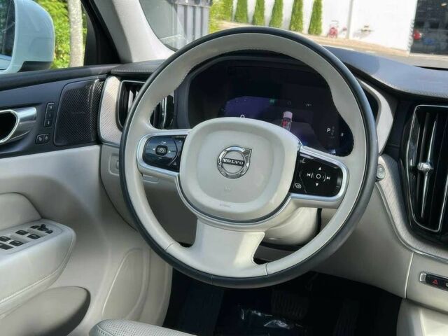 Білий Вольво ХС60, об'ємом двигуна 2 л та пробігом 29 тис. км за 26800 $, фото 5 на Automoto.ua