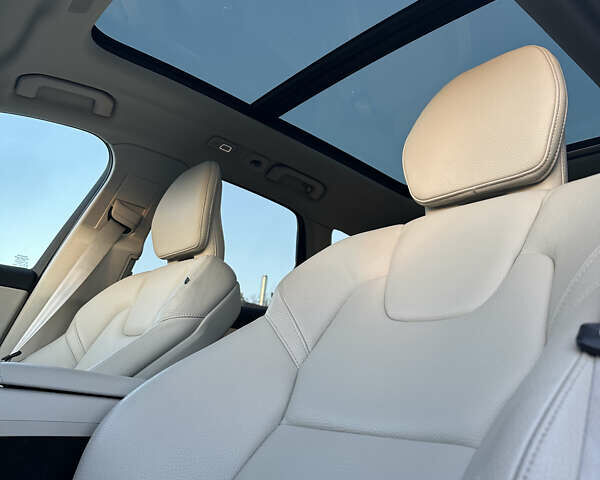 Білий Вольво ХС60, об'ємом двигуна 1.97 л та пробігом 31 тис. км за 35600 $, фото 32 на Automoto.ua