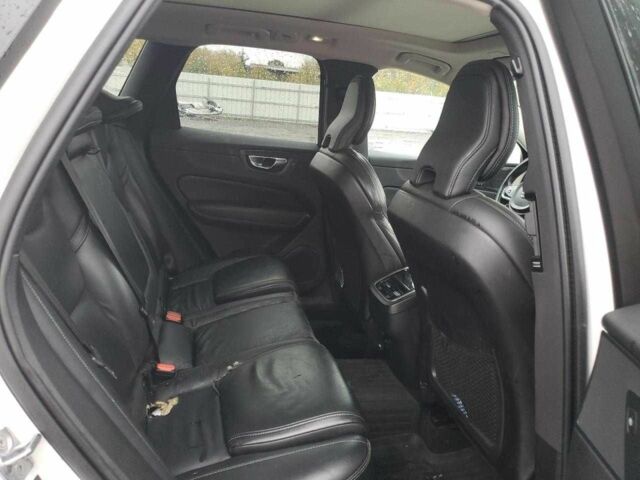 Белый Вольво ХС60, объемом двигателя 2 л и пробегом 53 тыс. км за 10000 $, фото 10 на Automoto.ua