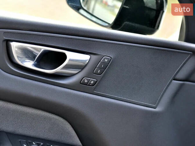 Белый Вольво ХС60, объемом двигателя 1.97 л и пробегом 90 тыс. км за 16200 $, фото 13 на Automoto.ua