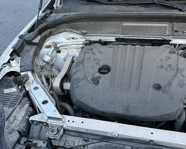 Білий Вольво ХС60, об'ємом двигуна 1.97 л та пробігом 31 тис. км за 35600 $, фото 76 на Automoto.ua