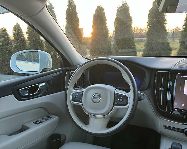 Білий Вольво ХС60, об'ємом двигуна 1.97 л та пробігом 31 тис. км за 35600 $, фото 42 на Automoto.ua