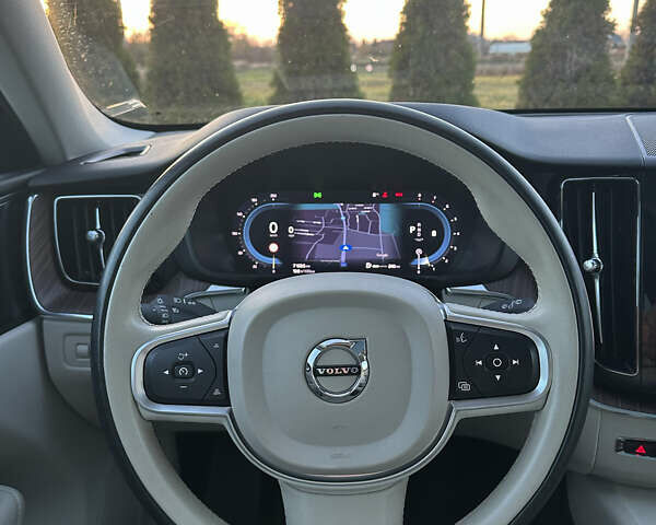 Білий Вольво ХС60, об'ємом двигуна 1.97 л та пробігом 31 тис. км за 35600 $, фото 50 на Automoto.ua