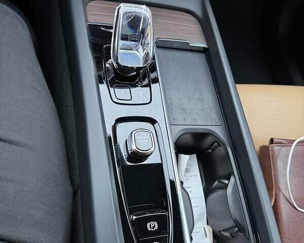 Белый Вольво ХС60, объемом двигателя 1.97 л и пробегом 64 тыс. км за 52000 $, фото 15 на Automoto.ua