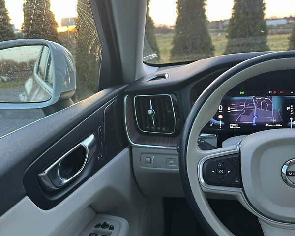 Білий Вольво ХС60, об'ємом двигуна 1.97 л та пробігом 31 тис. км за 35600 $, фото 51 на Automoto.ua