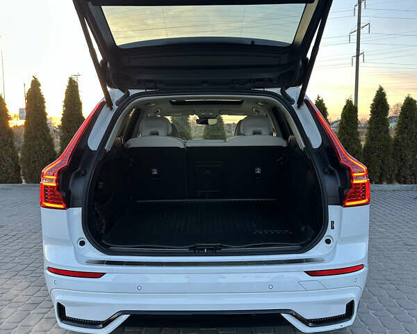 Білий Вольво ХС60, об'ємом двигуна 1.97 л та пробігом 31 тис. км за 35600 $, фото 57 на Automoto.ua