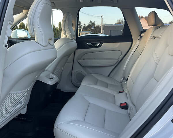 Білий Вольво ХС60, об'ємом двигуна 1.97 л та пробігом 31 тис. км за 35600 $, фото 36 на Automoto.ua