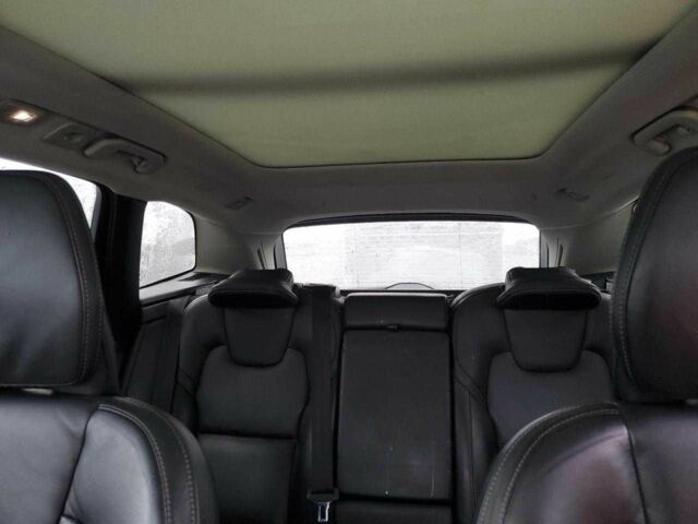 Белый Вольво ХС60, объемом двигателя 2 л и пробегом 53 тыс. км за 10000 $, фото 9 на Automoto.ua