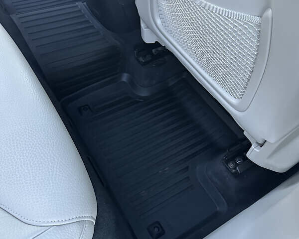 Білий Вольво ХС60, об'ємом двигуна 1.97 л та пробігом 31 тис. км за 35600 $, фото 39 на Automoto.ua