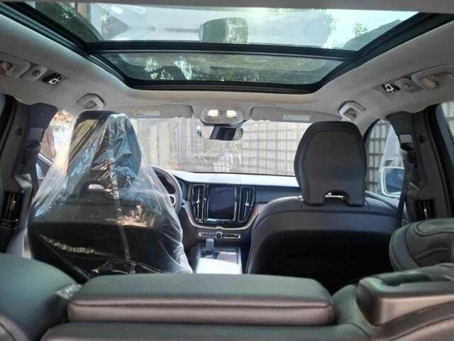 Білий Вольво ХС60, об'ємом двигуна 2 л та пробігом 45 тис. км за 29700 $, фото 8 на Automoto.ua