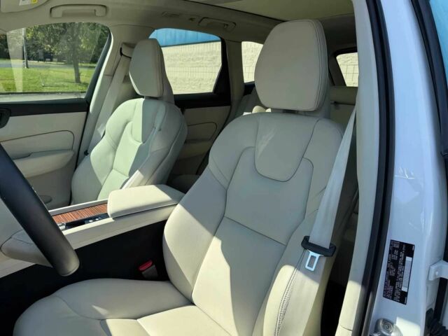 Белый Вольво ХС60, объемом двигателя 2 л и пробегом 14 тыс. км за 16000 $, фото 9 на Automoto.ua