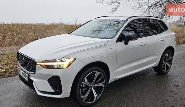 Белый Вольво ХС60, объемом двигателя 2 л и пробегом 29 тыс. км за 52000 $, фото 3 на Automoto.ua