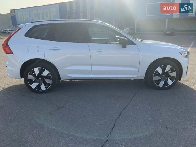 Белый Вольво ХС60, объемом двигателя 2 л и пробегом 6 тыс. км за 37200 $, фото 4 на Automoto.ua