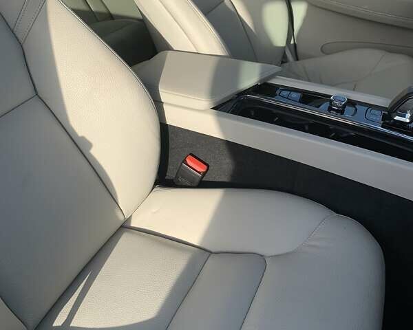 Белый Вольво ХС60, объемом двигателя 2 л и пробегом 6 тыс. км за 37200 $, фото 36 на Automoto.ua