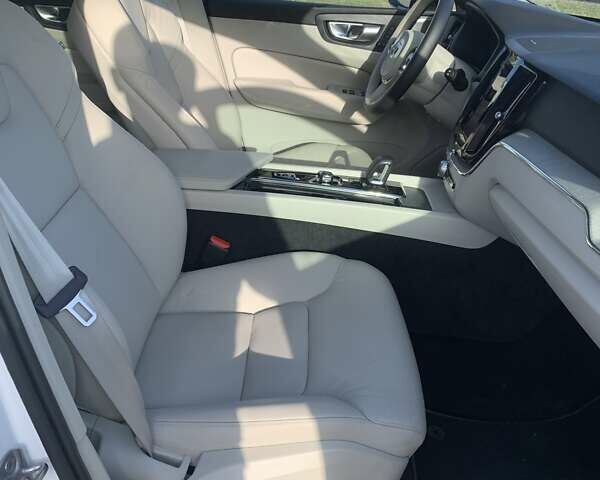 Белый Вольво ХС60, объемом двигателя 2 л и пробегом 6 тыс. км за 37200 $, фото 35 на Automoto.ua