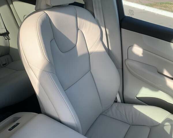 Белый Вольво ХС60, объемом двигателя 2 л и пробегом 6 тыс. км за 37200 $, фото 38 на Automoto.ua