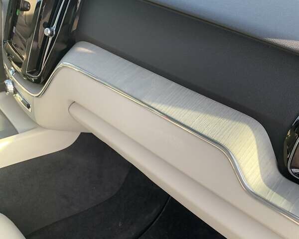 Белый Вольво ХС60, объемом двигателя 2 л и пробегом 6 тыс. км за 37200 $, фото 39 на Automoto.ua