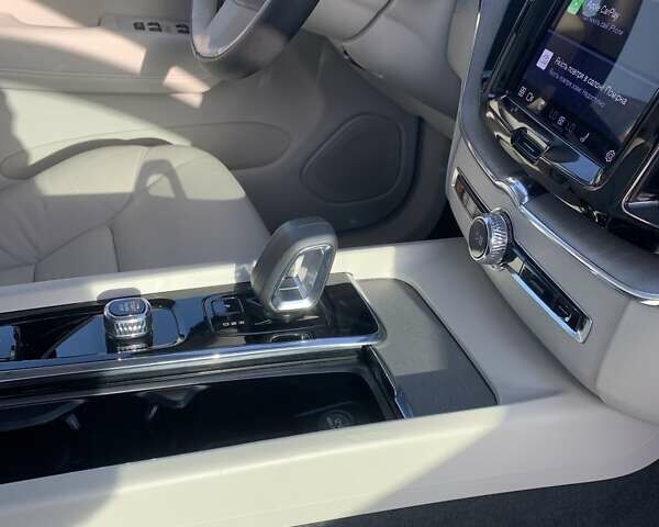 Белый Вольво ХС60, объемом двигателя 2 л и пробегом 6 тыс. км за 37200 $, фото 37 на Automoto.ua