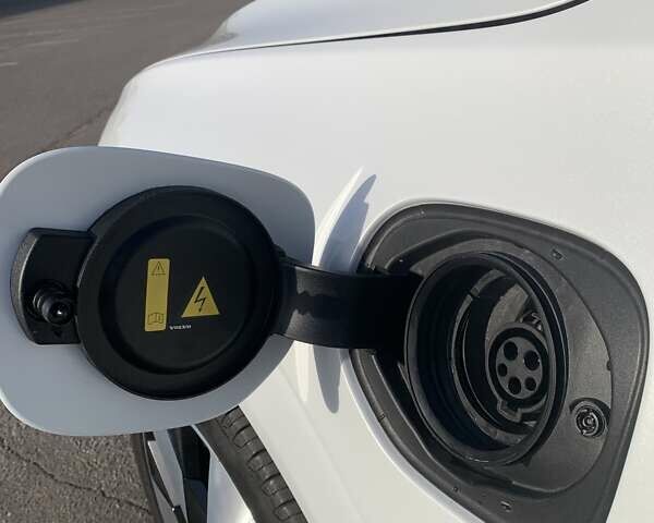 Белый Вольво ХС60, объемом двигателя 2 л и пробегом 6 тыс. км за 37200 $, фото 25 на Automoto.ua