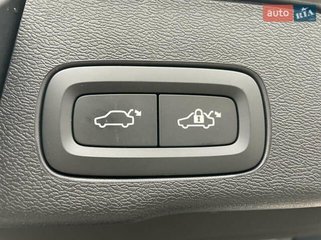 Белый Вольво ХС60, объемом двигателя 2 л и пробегом 15 тыс. км за 66000 $, фото 39 на Automoto.ua