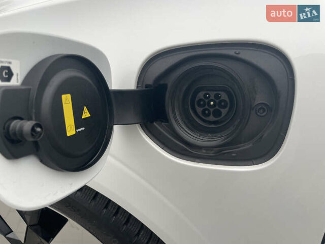 Белый Вольво ХС60, объемом двигателя 2 л и пробегом 15 тыс. км за 66000 $, фото 21 на Automoto.ua