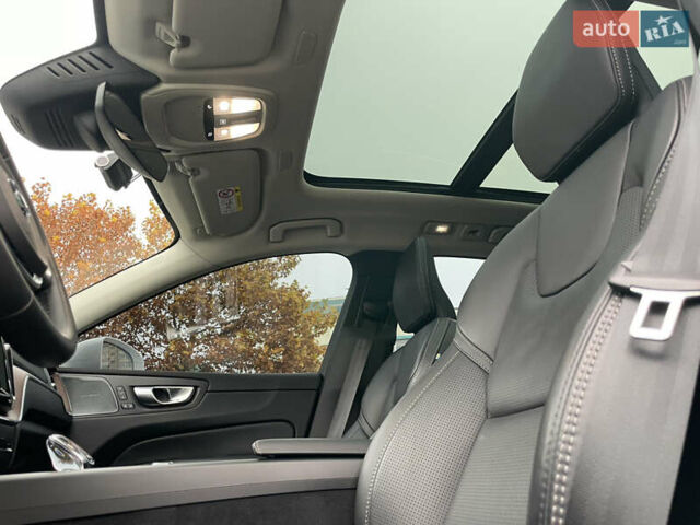 Белый Вольво ХС60, объемом двигателя 2 л и пробегом 15 тыс. км за 66000 $, фото 46 на Automoto.ua