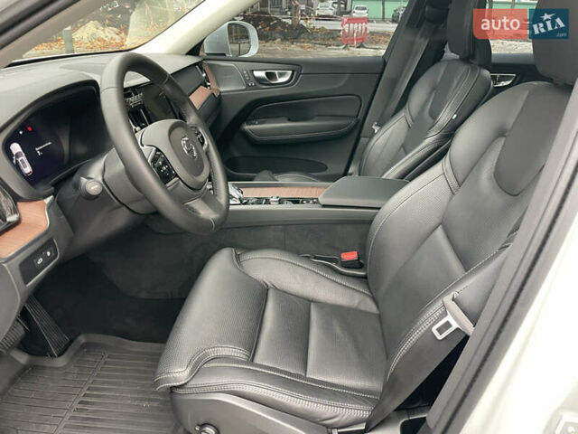 Белый Вольво ХС60, объемом двигателя 2 л и пробегом 15 тыс. км за 66000 $, фото 43 на Automoto.ua