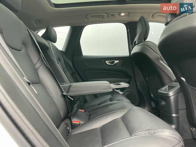 Белый Вольво ХС60, объемом двигателя 2 л и пробегом 15 тыс. км за 66000 $, фото 30 на Automoto.ua