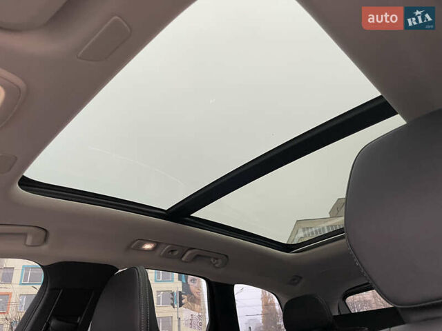 Белый Вольво ХС60, объемом двигателя 2 л и пробегом 15 тыс. км за 66000 $, фото 47 на Automoto.ua