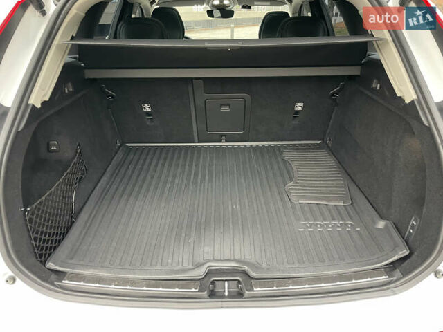 Белый Вольво ХС60, объемом двигателя 2 л и пробегом 15 тыс. км за 66000 $, фото 36 на Automoto.ua