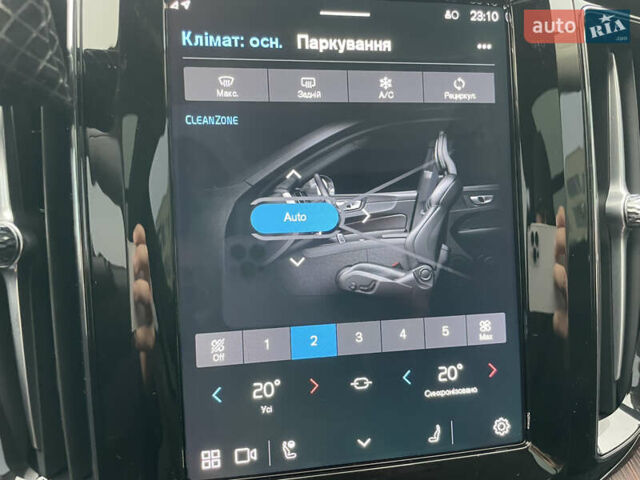 Белый Вольво ХС60, объемом двигателя 2 л и пробегом 15 тыс. км за 66000 $, фото 52 на Automoto.ua