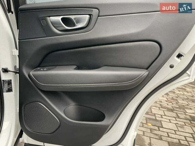 Белый Вольво ХС60, объемом двигателя 2 л и пробегом 15 тыс. км за 66000 $, фото 35 на Automoto.ua