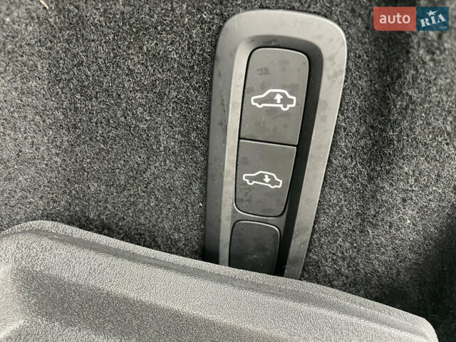 Белый Вольво ХС60, объемом двигателя 2 л и пробегом 15 тыс. км за 66000 $, фото 38 на Automoto.ua