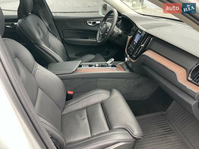 Белый Вольво ХС60, объемом двигателя 2 л и пробегом 15 тыс. км за 66000 $, фото 24 на Automoto.ua