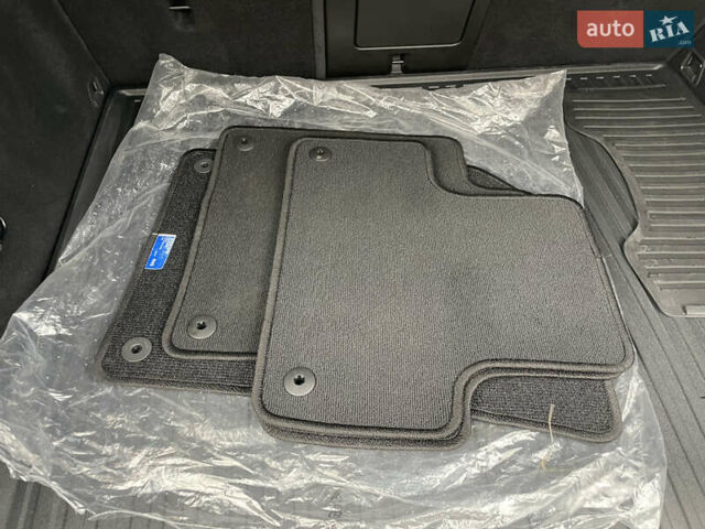 Белый Вольво ХС60, объемом двигателя 2 л и пробегом 15 тыс. км за 66000 $, фото 37 на Automoto.ua