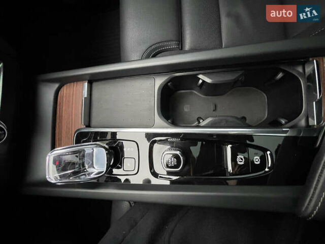 Белый Вольво ХС60, объемом двигателя 2 л и пробегом 15 тыс. км за 66000 $, фото 58 на Automoto.ua