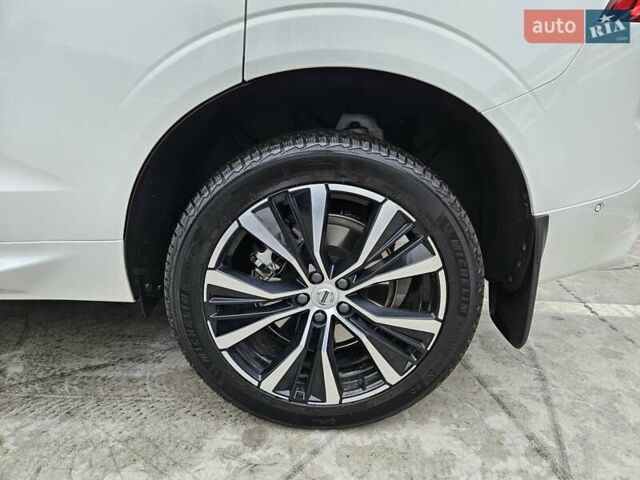 Белый Вольво ХС60, объемом двигателя 1.97 л и пробегом 15 тыс. км за 71000 $, фото 21 на Automoto.ua