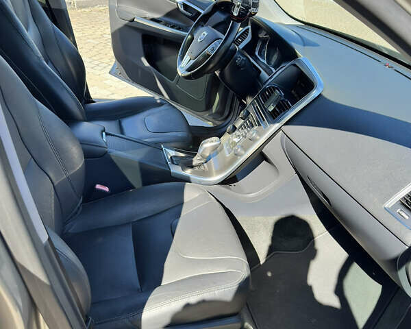 Бежевый Вольво ХС60, объемом двигателя 1.97 л и пробегом 164 тыс. км за 14600 $, фото 19 на Automoto.ua