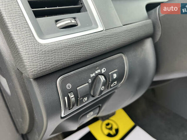 Бежевый Вольво ХС60, объемом двигателя 2.5 л и пробегом 258 тыс. км за 15999 $, фото 11 на Automoto.ua