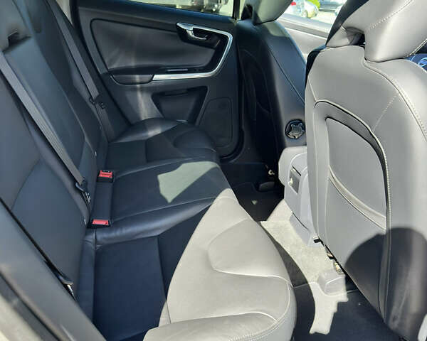 Бежевый Вольво ХС60, объемом двигателя 1.97 л и пробегом 164 тыс. км за 14600 $, фото 16 на Automoto.ua