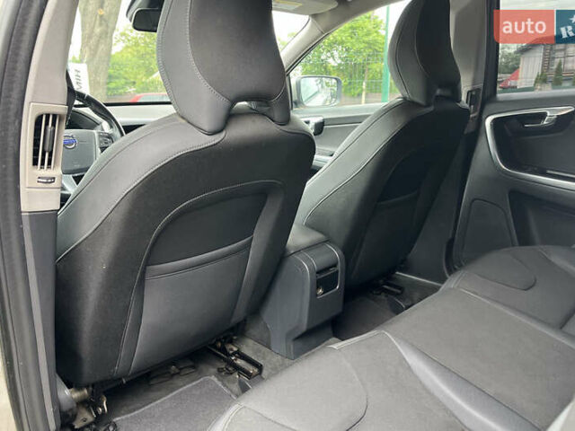 Бежевый Вольво ХС60, объемом двигателя 2.5 л и пробегом 258 тыс. км за 15999 $, фото 17 на Automoto.ua