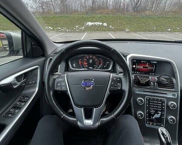 Бежевый Вольво ХС60, объемом двигателя 2.5 л и пробегом 131 тыс. км за 16300 $, фото 16 на Automoto.ua