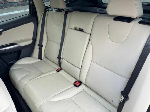 Бежевый Вольво ХС60, объемом двигателя 2 л и пробегом 210 тыс. км за 16500 $, фото 4 на Automoto.ua