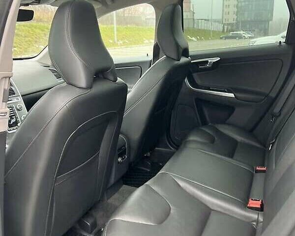 Бежевый Вольво ХС60, объемом двигателя 2.5 л и пробегом 131 тыс. км за 16300 $, фото 23 на Automoto.ua