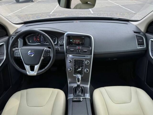 Бежевый Вольво ХС60, объемом двигателя 2 л и пробегом 210 тыс. км за 16500 $, фото 3 на Automoto.ua