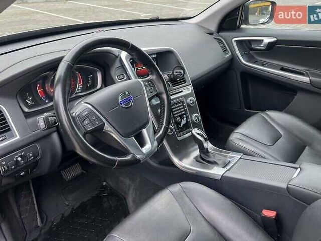 Бежевый Вольво ХС60, объемом двигателя 2.5 л и пробегом 131 тыс. км за 16300 $, фото 15 на Automoto.ua