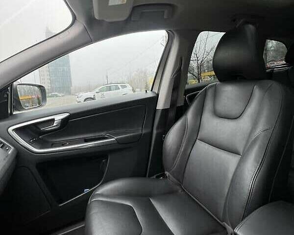 Бежевый Вольво ХС60, объемом двигателя 2.5 л и пробегом 131 тыс. км за 16300 $, фото 21 на Automoto.ua