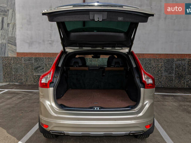 Бежевий Вольво ХС60, об'ємом двигуна 2.4 л та пробігом 215 тис. км за 29700 $, фото 21 на Automoto.ua